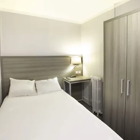 Hipotel Père-lachaise République Hotel 3*
