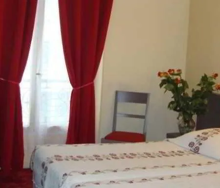Hotel Hipotel Père-lachaise République 3*
