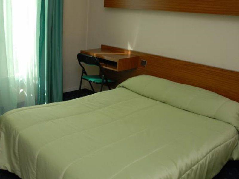 Hipotel Père-lachaise République